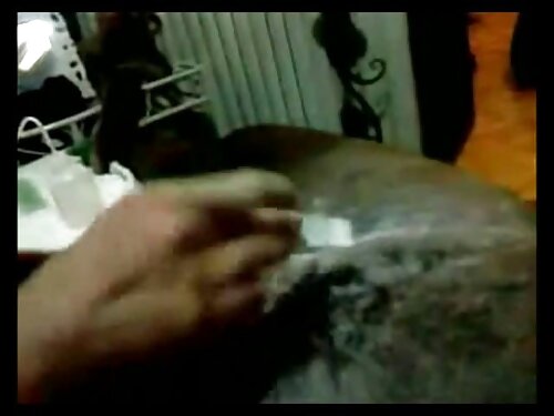 ความงาม busty คลั่งไ ...