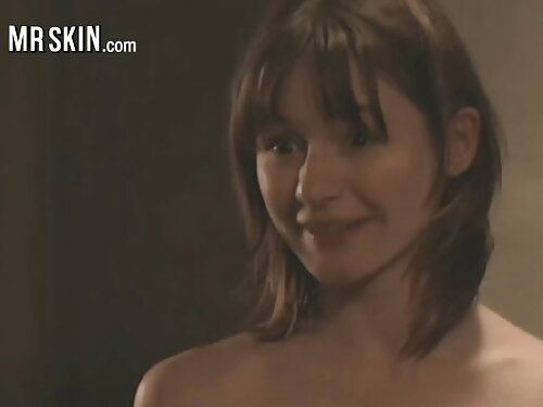 ร้อน MILF ใน วีดีโอ  ...